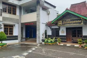 Hotelli Suronegaran Purworejo Redpartner