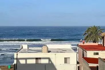 Ith Lazy Lobster Surf Hostel