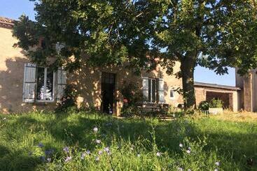 ペンション Chambres D Hôtes Les Pieds Dans L Herbe