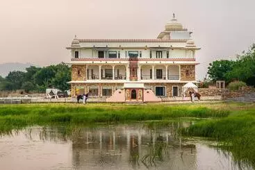 Resort Kesarbagh