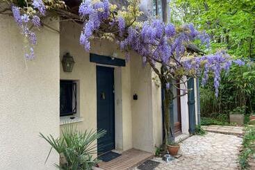 مبيت وإفطار Oak Wood