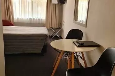 Belconnen Way Hotel & Serviced Apartments