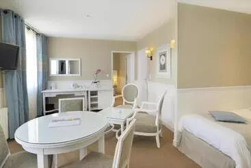 Hotell Castel Clara Thalasso & Spa