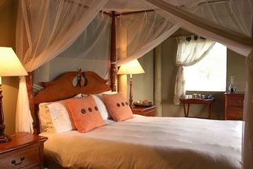 Отель Chapungu Luxury Tented Camp