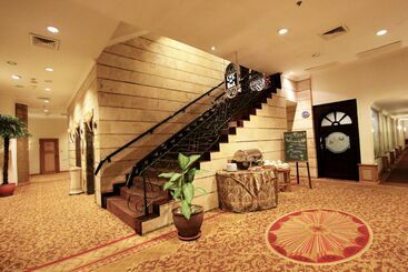 酒店 Harmoni Suites