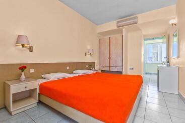 アパートホテル Pavlos