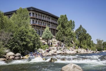 Surf Hotel & Chateau