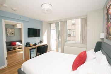 公寓式酒店  32 32