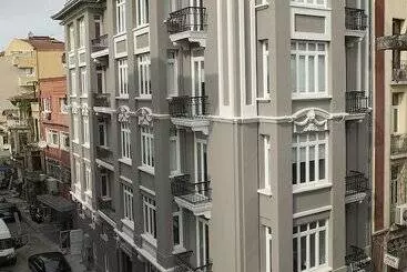 Nocleg ze śniadaniem Wabi Hostels