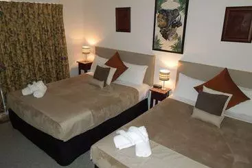 Cotton Tree Beach Motel