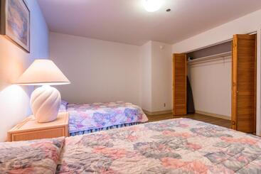 호텔 Alupang Beach Tower