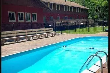 ホテル The Upper Pass Lodge At Magic Mountain