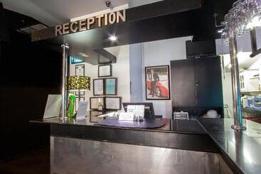 בית מלון כפרי The Venue Residence   Sha Extra Plus