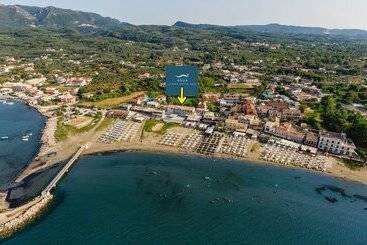 Aqua Luxury Suites By Estia