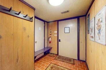 فندق Toadstool Retreat