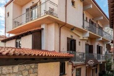 White Hills Suites & Spa