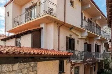 White Hills Suites & Spa