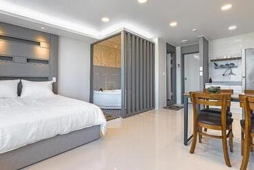 Gangneung Badauibyeol Pension