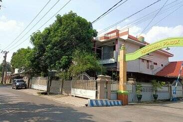 Oyo 91332 City-m Urban Homestay