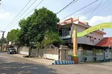 Oyo 91332 City-m Urban Homestay