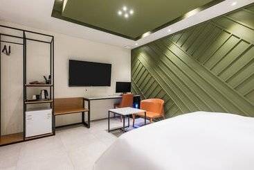 Sungshin University Station R