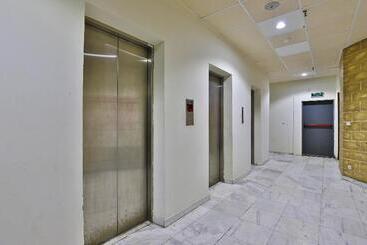 Отель Oyo 385 Qamar Residential Units