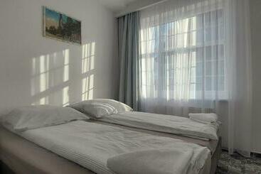 Hostel Centrum Kamienica 1924