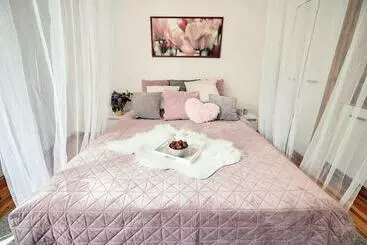 ペンション Warmia Rooms Red Room