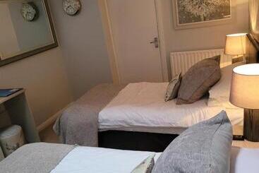 酒店 The Blue Bell Inn