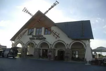 ユースホステル Karczma We Młynie