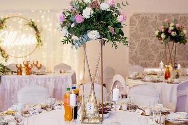 민박 Pałac Jabłonowo