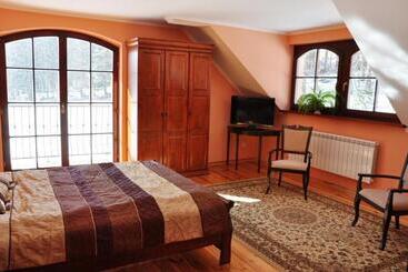 تختخواب و صبحانه Willa Leśna Polana