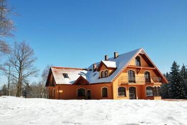 تختخواب و صبحانه Willa Leśna Polana