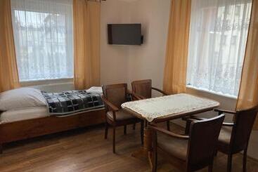 ベッドアンドブレックファースト Dom Wczasowy Dorja