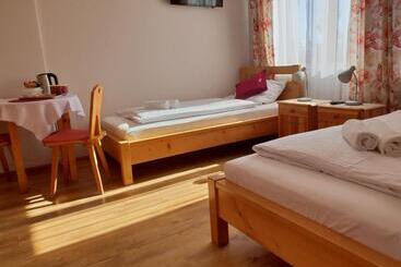 پانسیون Willa Aziza