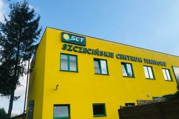ユースホステル Szczecińskie Centrum Tenisowe