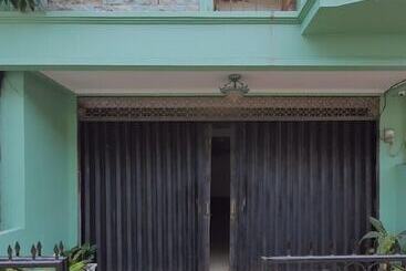 Pensjonat Go Hard Or Go Home Surf Lodge