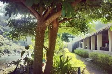 Hotelli Aita River Resort