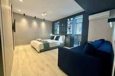 Aamiaismajoitus (B&B) Luxury By Magic Apartments