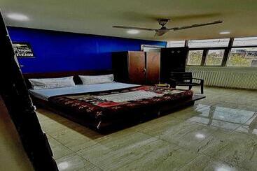 호텔 Oyo 80774c Yaduvanshi Inn