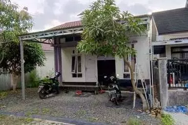 ホテル Spot On 92196 Kost Axcel