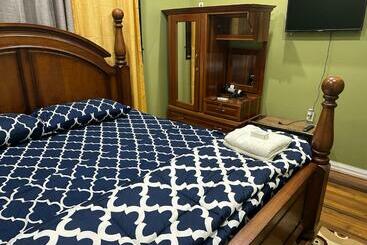 Pension Hollywood Guesthouse