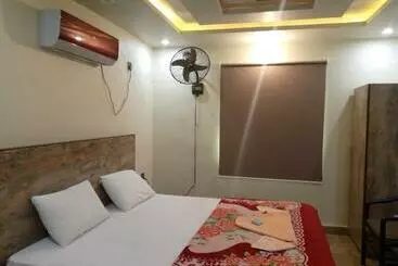 Pensione Pearl Cottage Airport