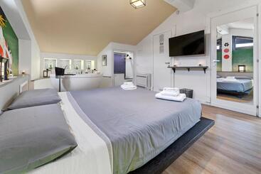 Пансион Ukiyo Suites And Rooms