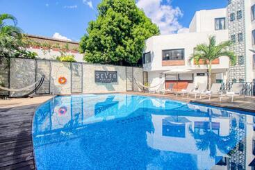 Aparthotel Seven Boutique 10 & 14