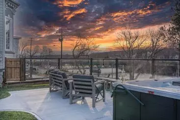 ユースホステル Riverside Inn