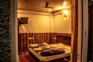 Bed and Breakfast Gayatri Lodge