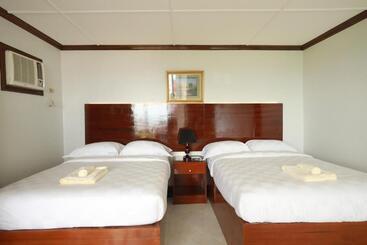 ホテル Bohol Plaza Mountain Resort And Restaurant