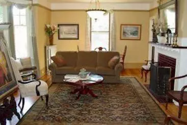 Bed and Breakfast Olde Staunton Inn