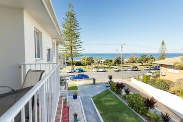 Burleigh Point Holiday Apartments